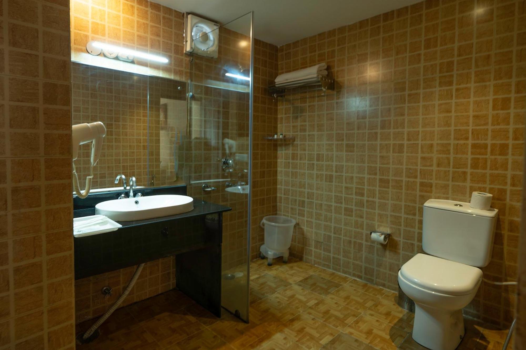 Excel Hotels And Resorts Bhimtal Exterior photo